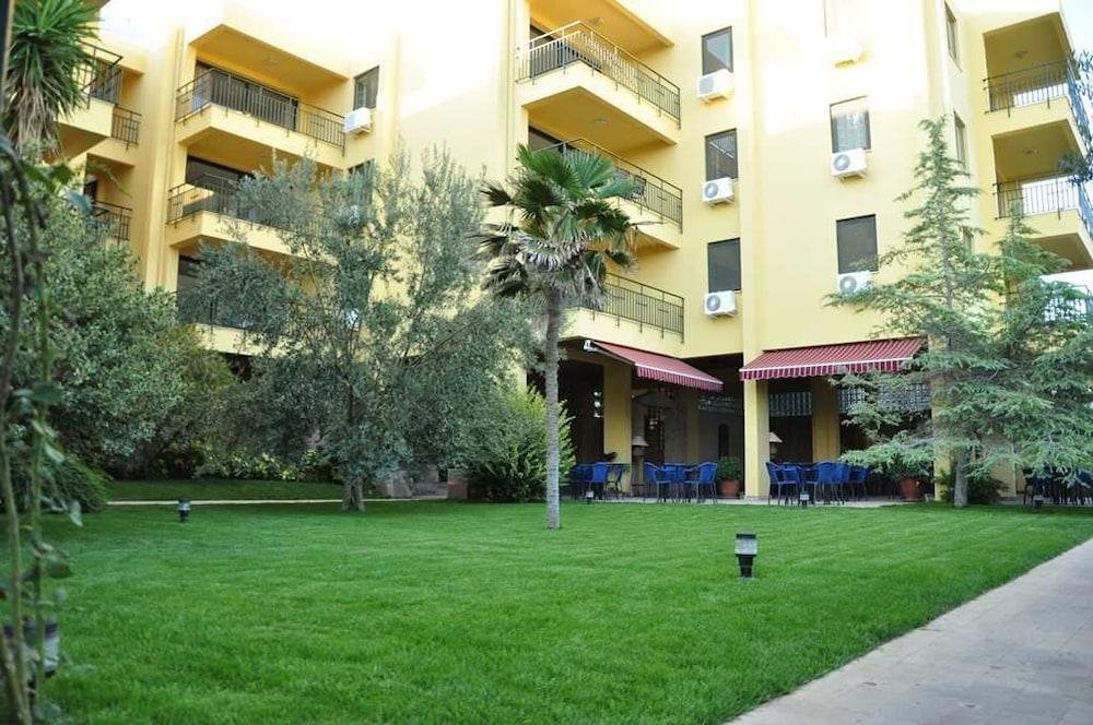 Ayvalı 팜 코트 스위트 아이발릭 B&B 외부 사진