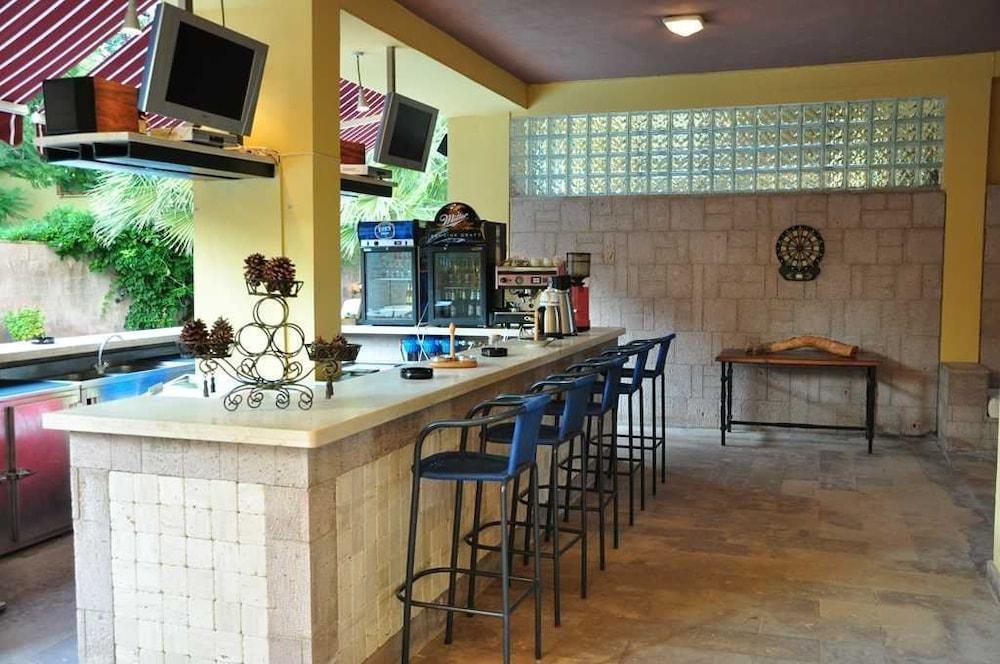 Ayvalı 팜 코트 스위트 아이발릭 B&B 외부 사진